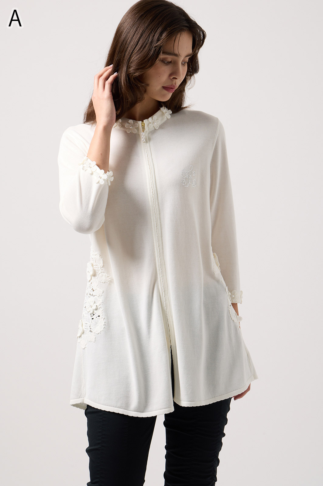 【新品】伊太利屋　ファー襟のニットカーディガン　　７号 新品】伊太利屋 ファー襟のニットカーディガン 7号 新品