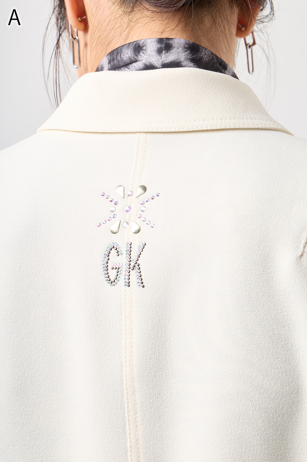 新品タグ付　伊太利屋 8.8万　イタリヤ コート ジャケット　M ホワイト 伊太利屋/GKITALIYA(イタリヤ) コート サイズ11 M レディース美品