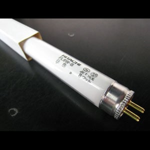 生産終了品・代替品あり】FL8W-B || 日立 || 8形 白色(4200K) G5