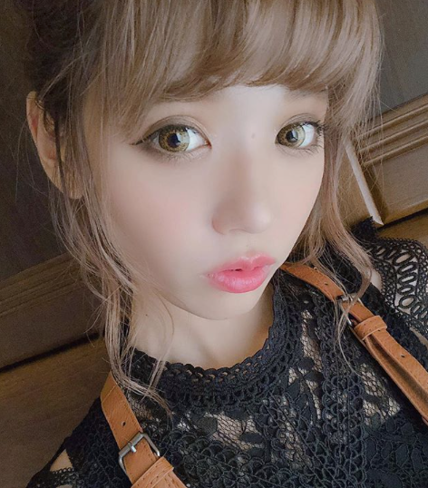 ���٤��ꡦ�٤ʤ���Allure�֥饦���1ǯ��