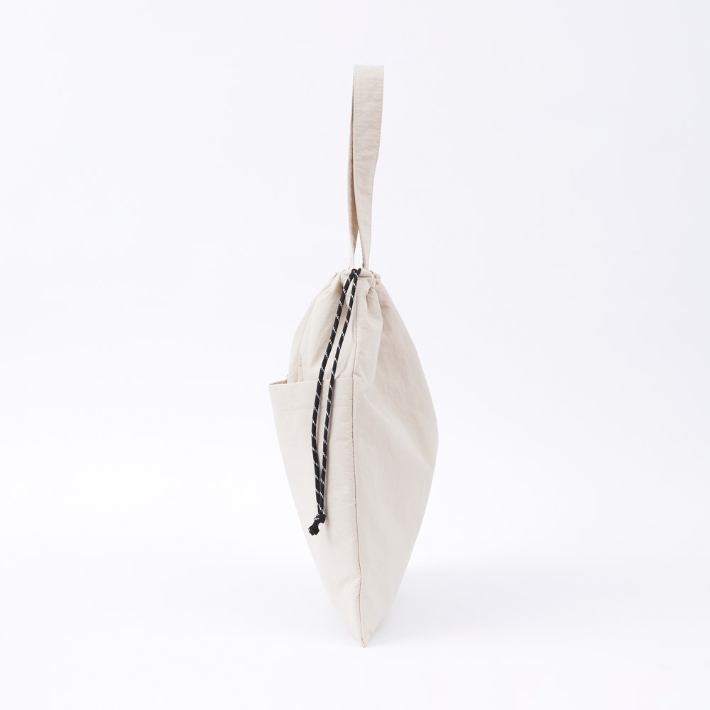 ユニセックスで使える 撥水生地のトートバッグ／shesay