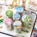 即日出荷 クリアテープ 幅広60mm 水彩 タッチ イラスト コラージュ素材 シール 自然風景 山林 ピクニック 小屋 ホーム 建物 青空 森林 季節 木 樹 登山 アウトドア 旅 ワイドタイプ コラ
