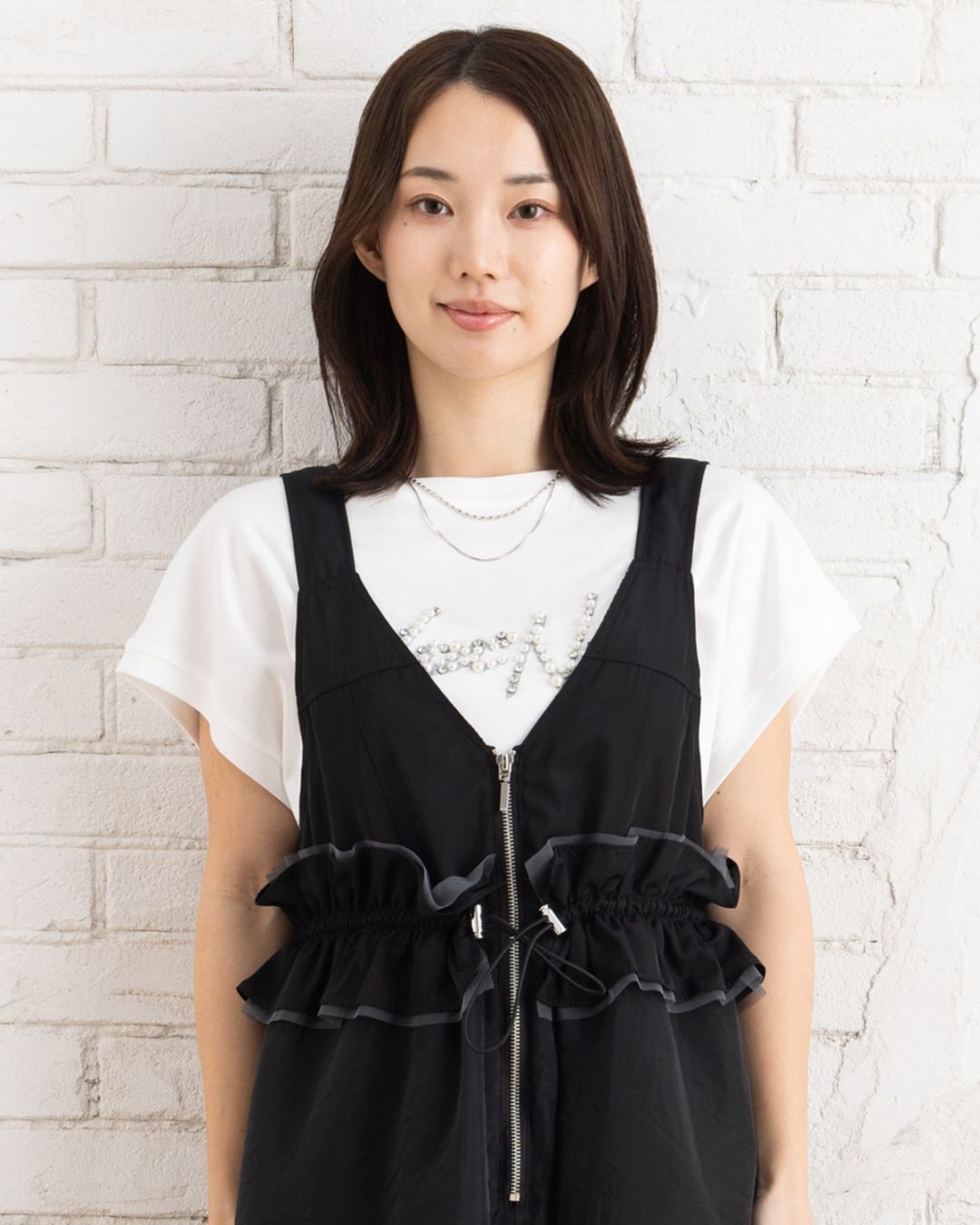 シルエット天竺ビジュロゴTシャツ