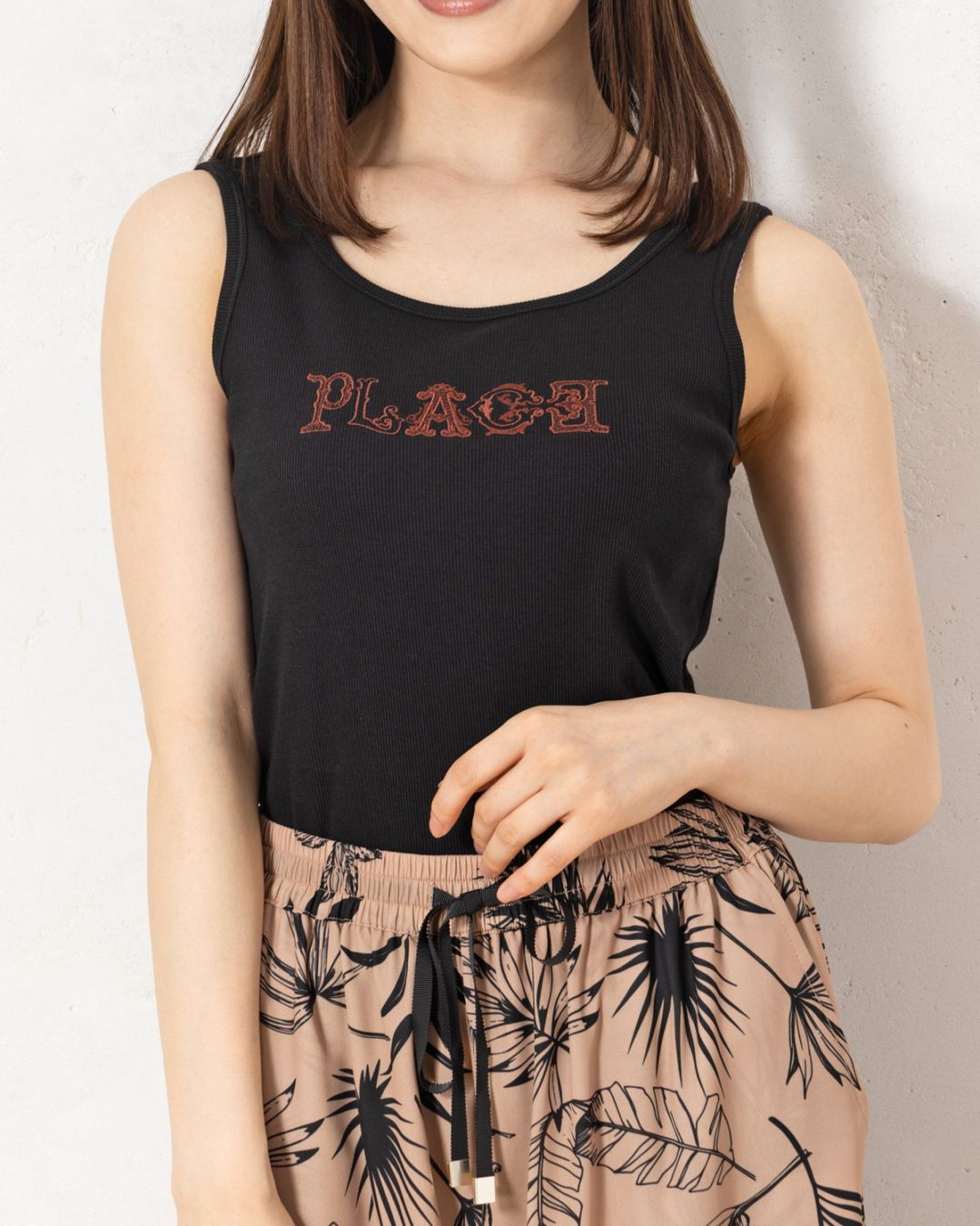 刺繍ヘンリーネックタンクトップ