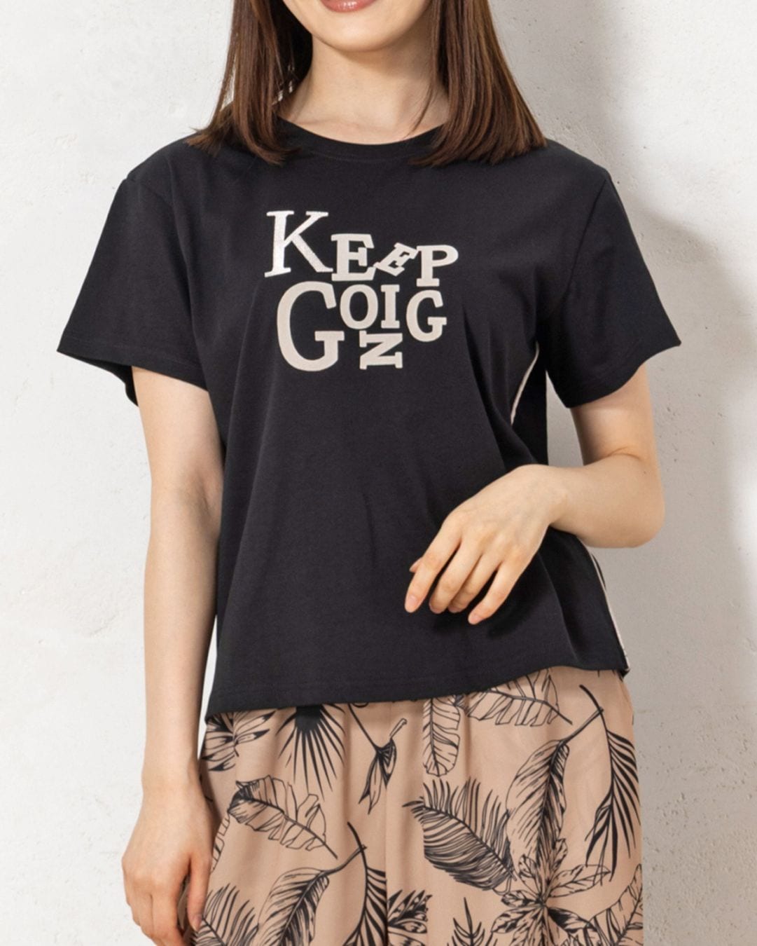 刺繍＆フロッキーロゴTシャツ