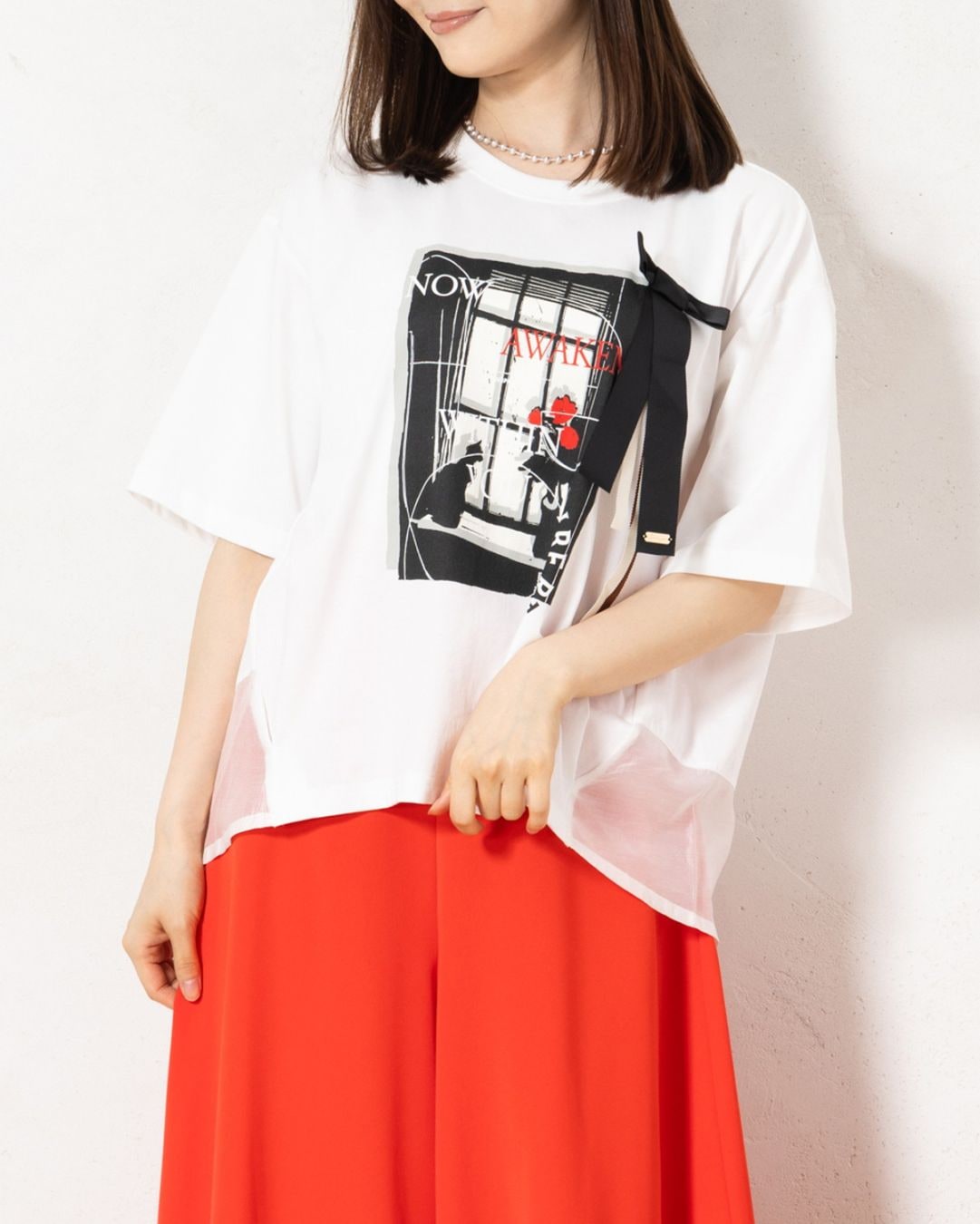 モノクロアートリボンTシャツ