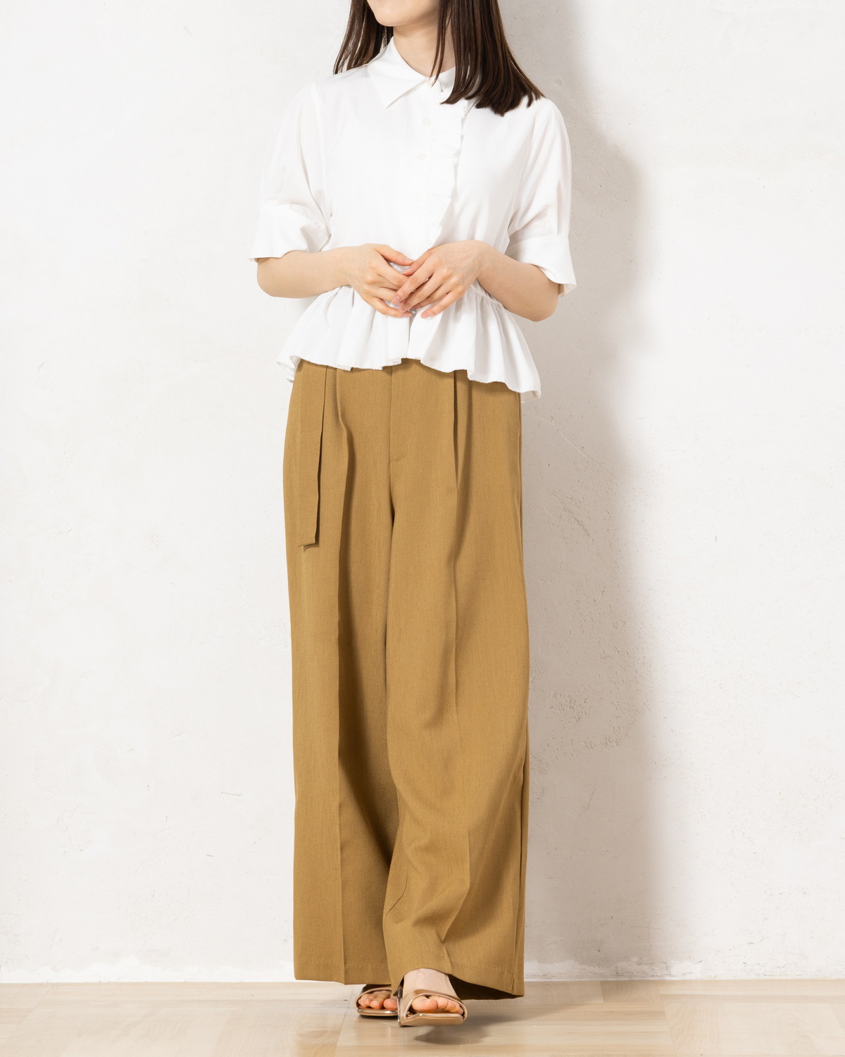 アシンメトリーフリルブラウス