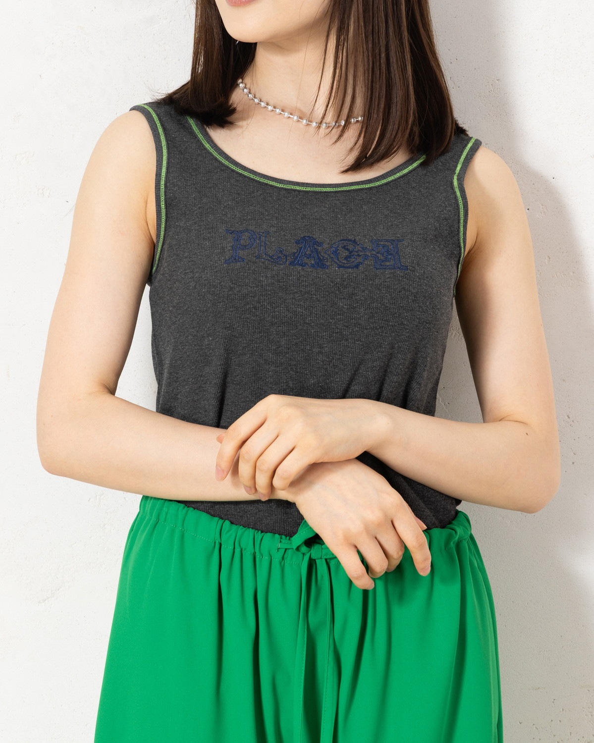 刺繍ヘンリーネックタンクトップ