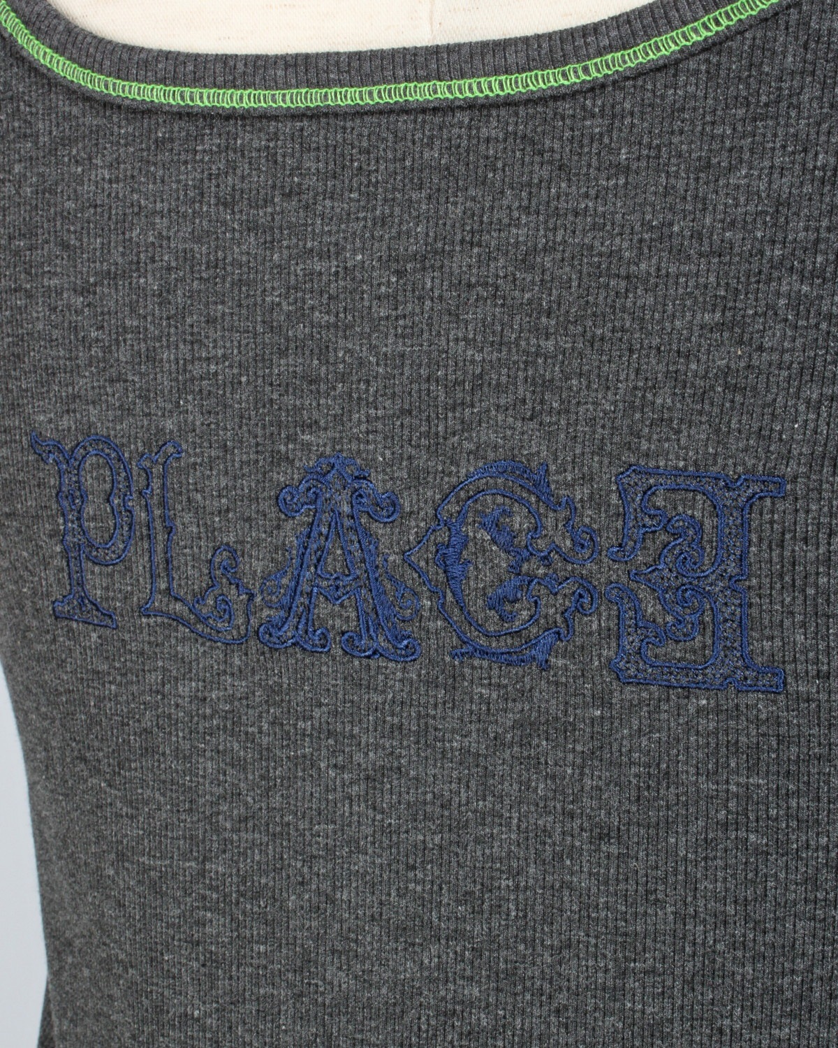 刺繍ヘンリーネックタンクトップ