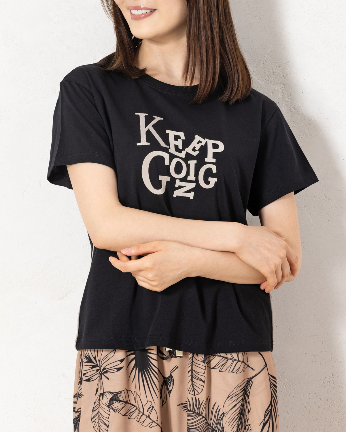 刺繍＆フロッキーロゴTシャツ