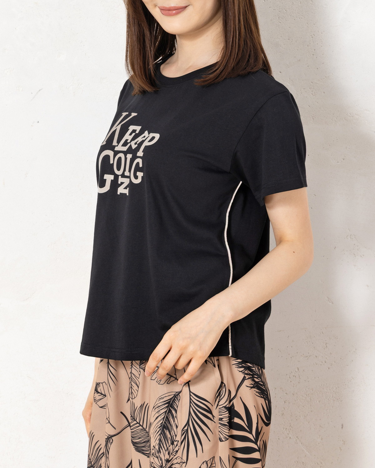 刺繍＆フロッキーロゴTシャツ