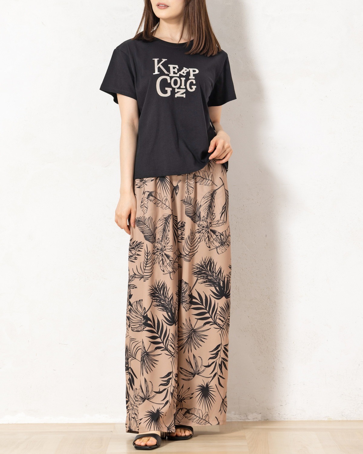 刺繍＆フロッキーロゴTシャツ