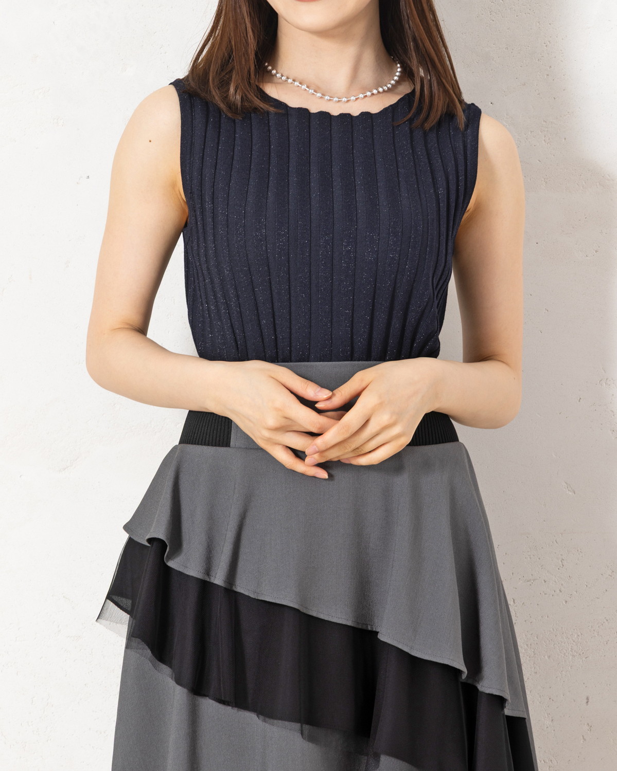 ラメ入りワイドリブノースリーブニット