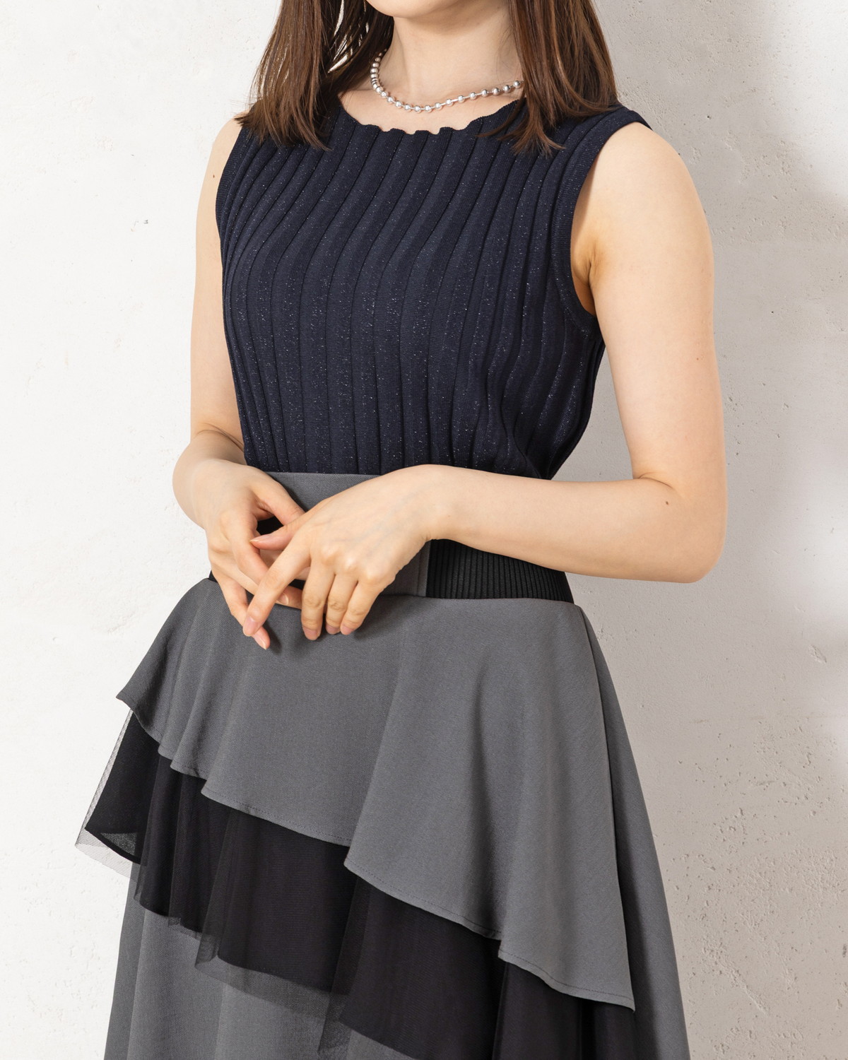 ラメ入りワイドリブノースリーブニット
