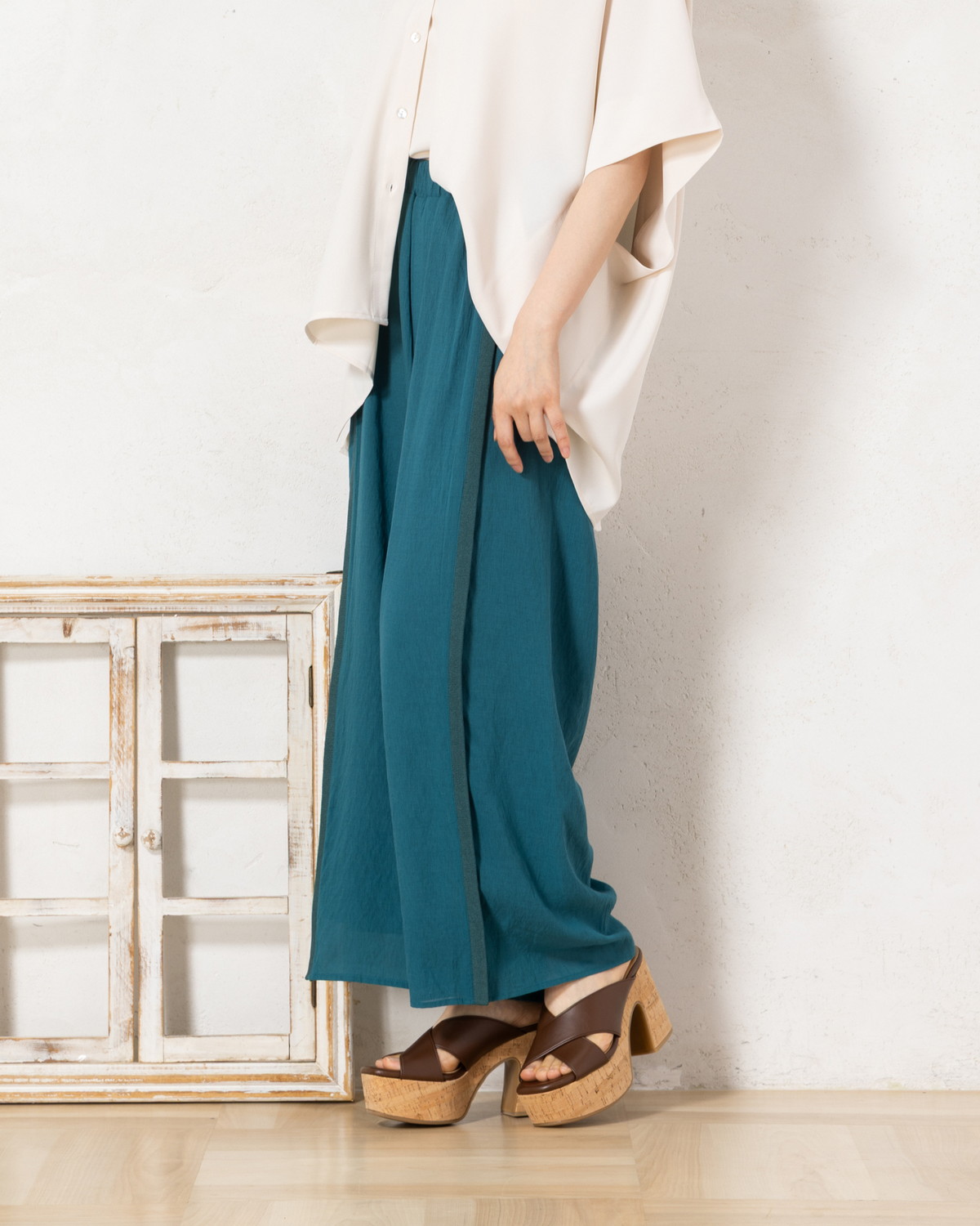 麻調シアーニット切替ストレートパンツ