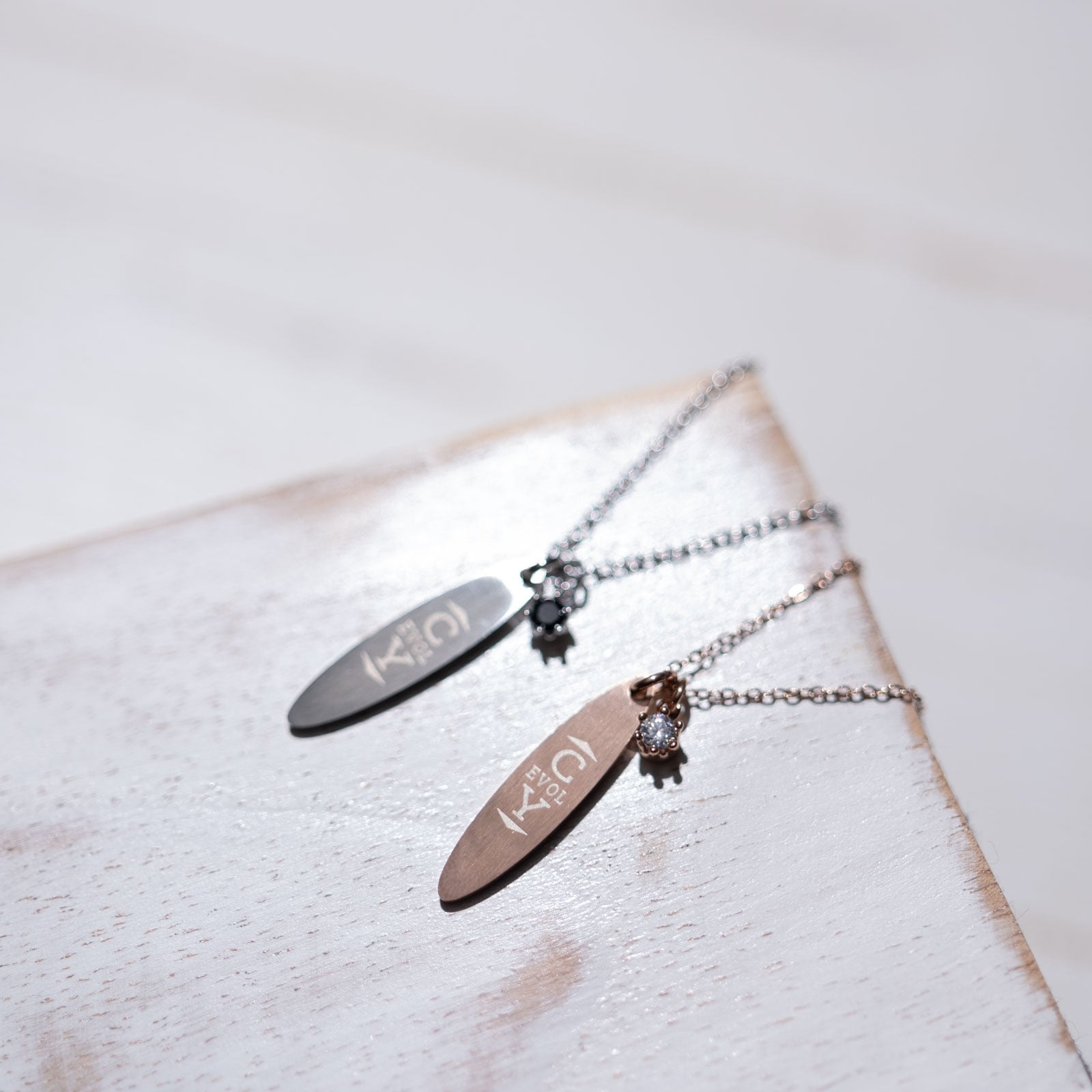 ロング・オーバルプレートのペアネックレス LOVE&DATE opp00069｜つけっぱなしOK｜刻印無料｜アレルギー対応