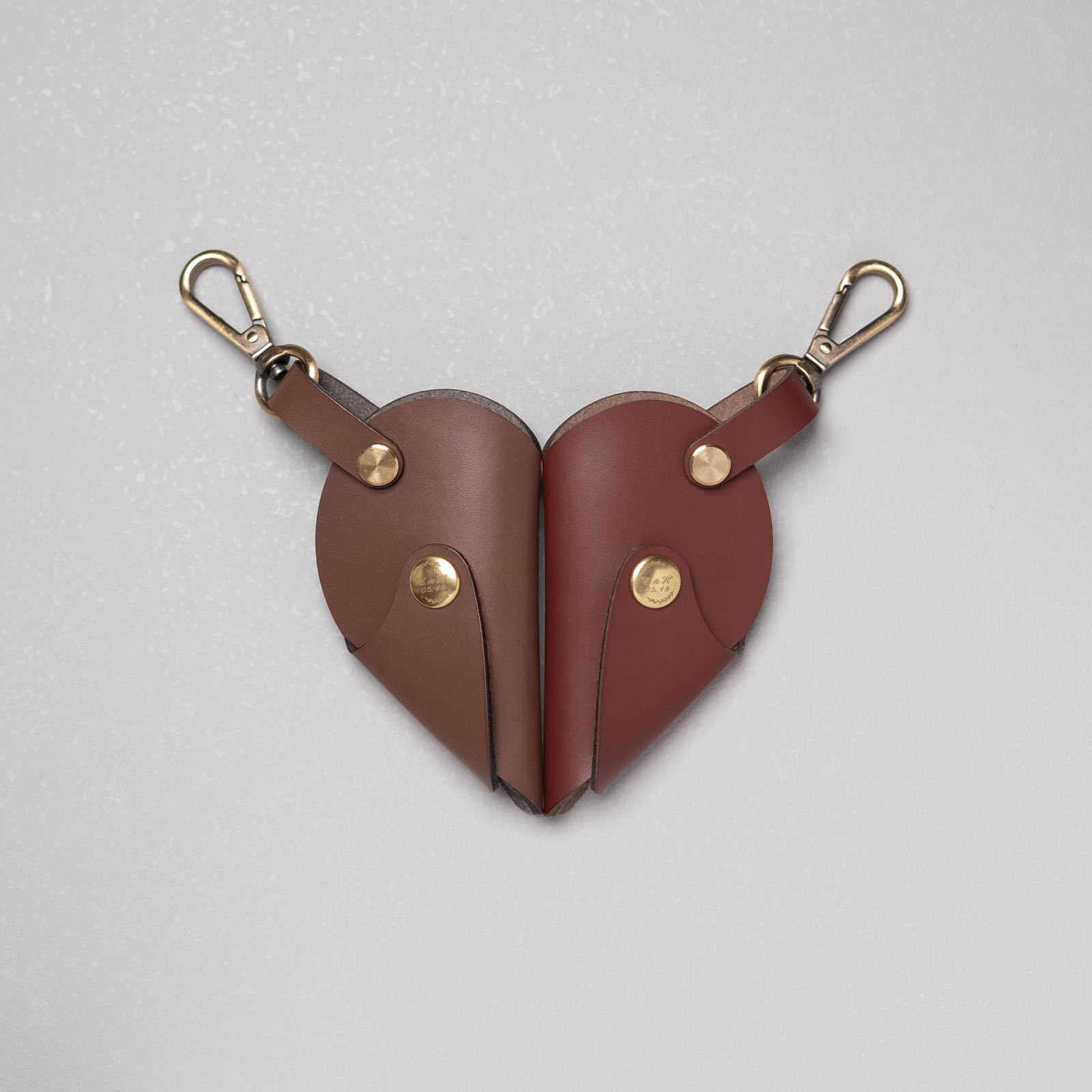 【ペア キーケース】 2つ合わせてハートのシルエット ヴィーガンレザーのキーケース kla062