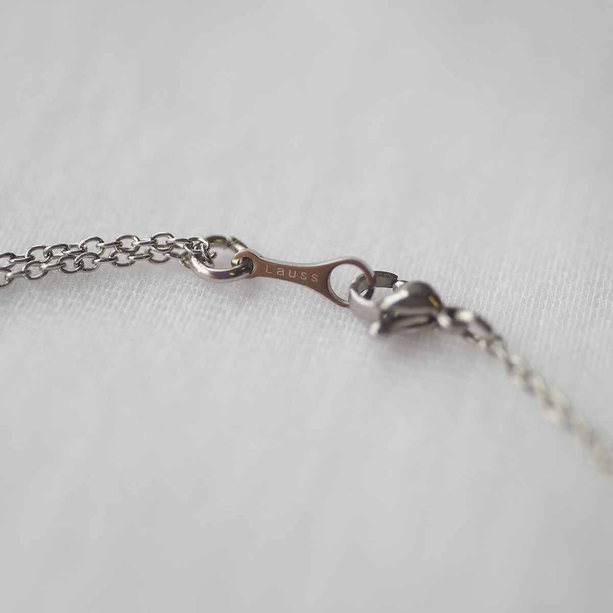 スライダービーズとミニチャームのペアアンクレット サイズフリー ステンレス イニシャル彫刻 klb049 アレルギー対応