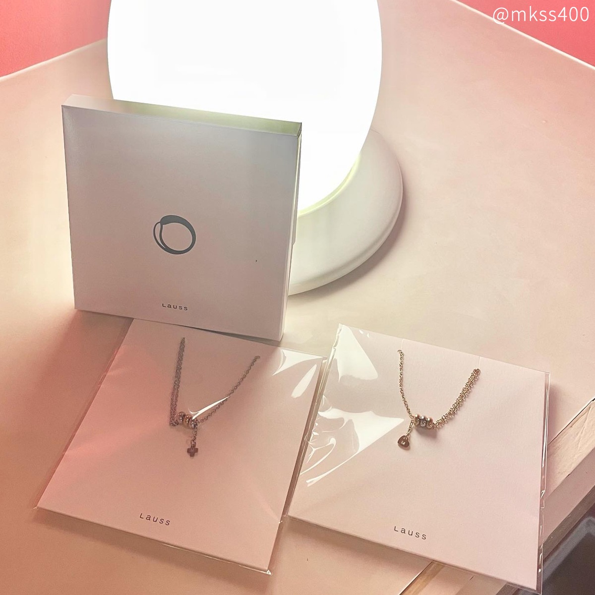 スライダービーズとミニチャームのペアアンクレット サイズフリー ステンレス イニシャル彫刻 klb049 アレルギー対応