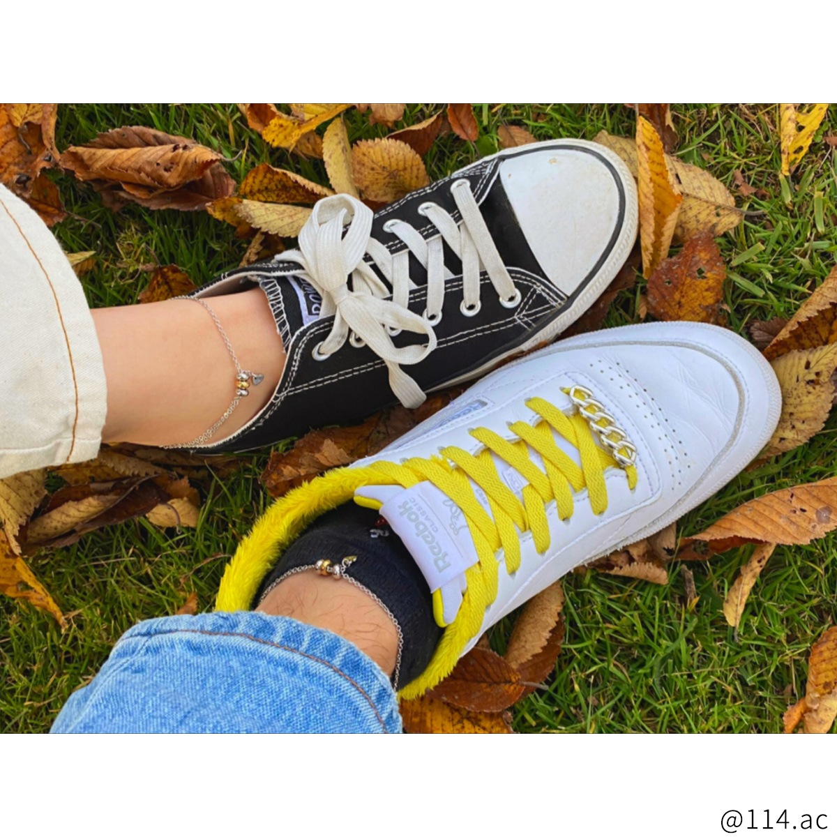 スライダービーズとミニチャームのペアアンクレット サイズフリー ステンレス イニシャル彫刻 klb049 アレルギー対応