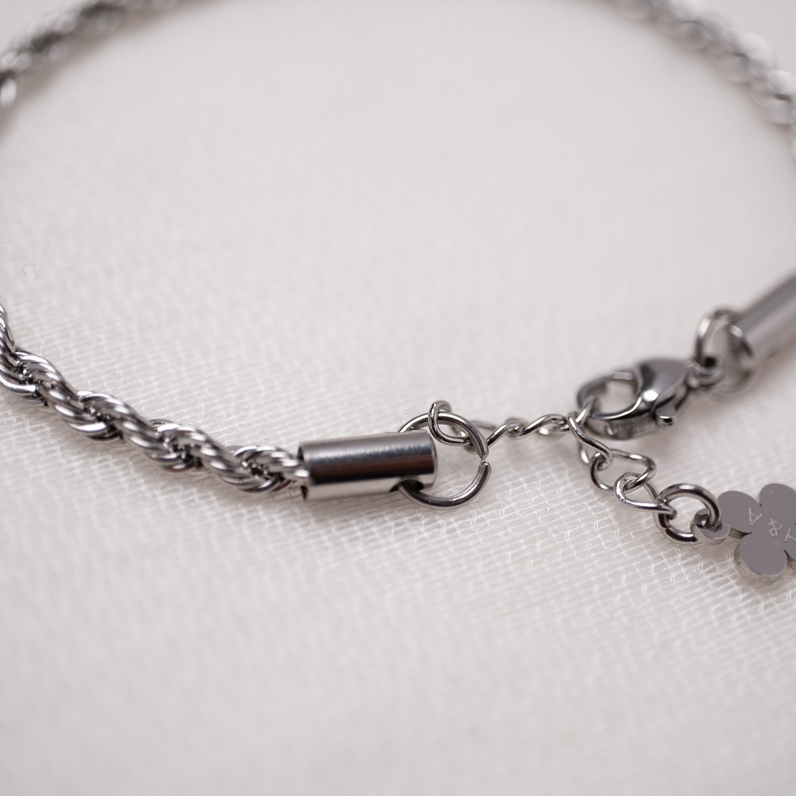 ロープチェーンのペアブレスレット/ペアアンクレット サージカルステンレス イニシャル・記念日彫刻 キラキラ klb086