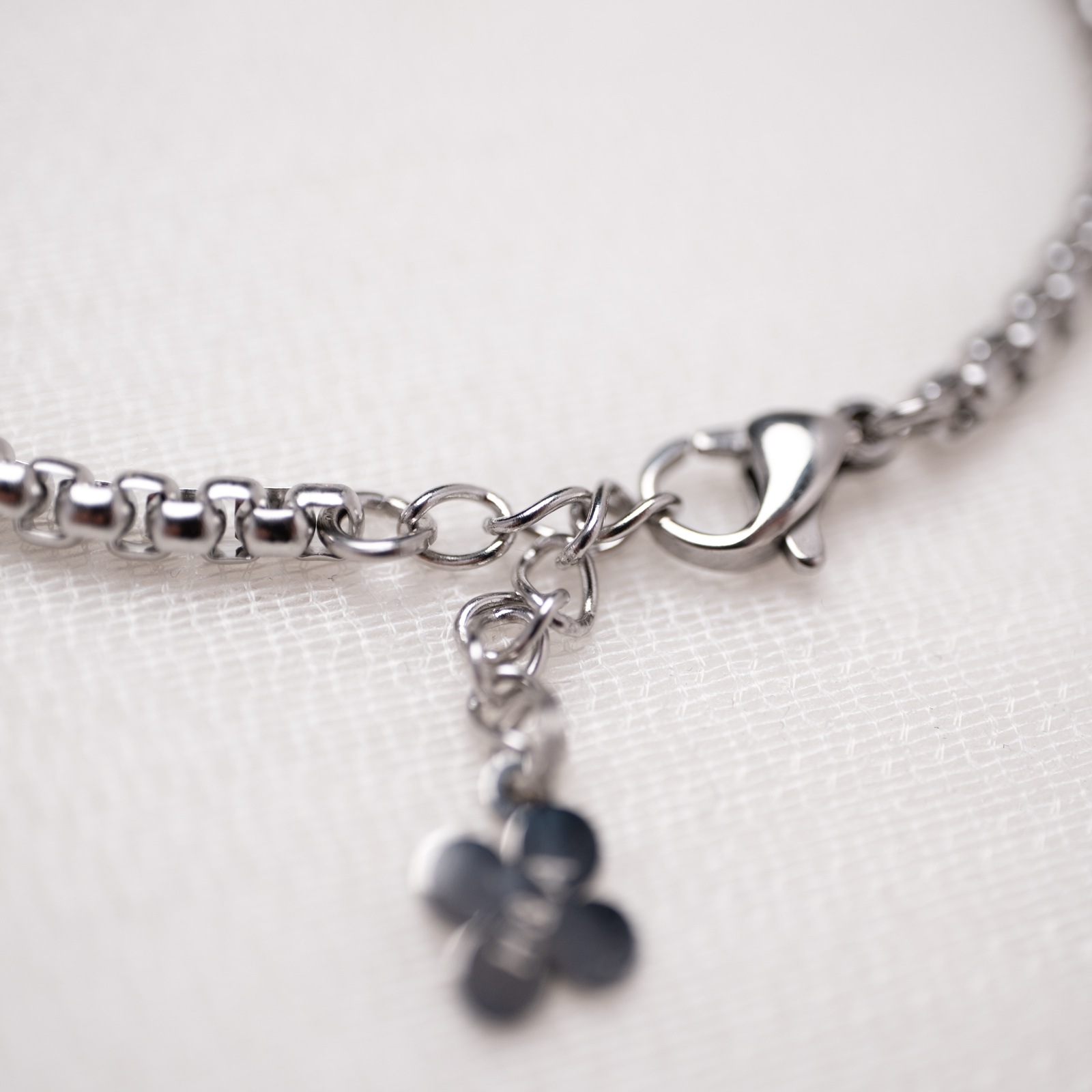 Rボックスチェーンのペアブレスレット サージカルステンレス イニシャル・記念日彫刻 つけっぱなしok klb087