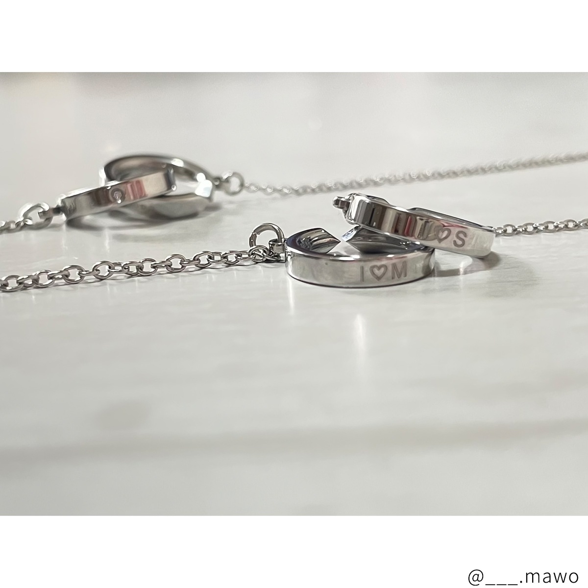 インフィニティ・リングのペアネックレス イニシャル・記念日彫刻 opp00089 つけっぱなしok アレルギー対応