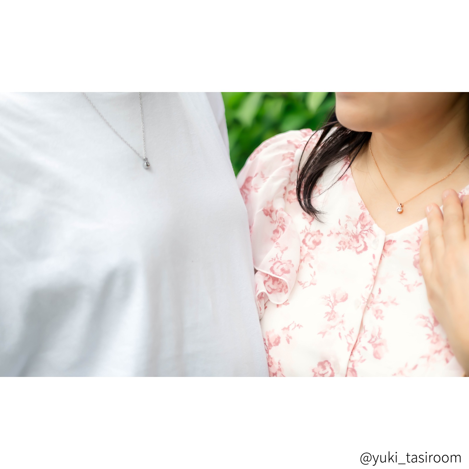 Note（音符）のペアネックレス サージカルステンレス イニシャル・記念日彫刻 アレルギー対応 一粒石 opp00106