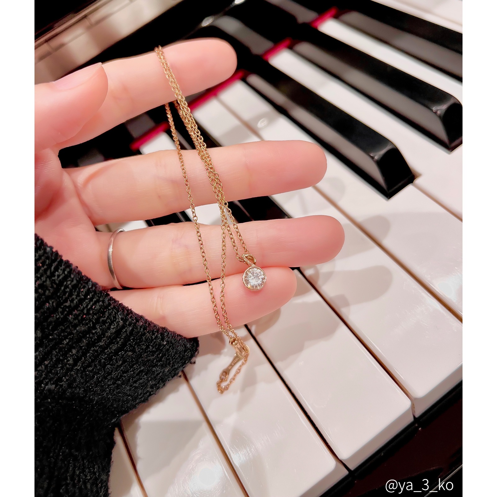 Note（音符）のペアネックレス サージカルステンレス イニシャル・記念日彫刻 アレルギー対応 一粒石 opp00106