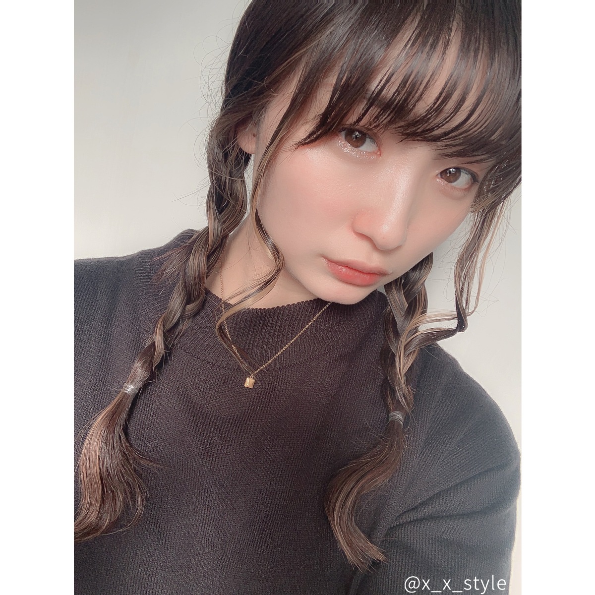 小さめスクエアプレートのペアネックレス　上品なマット仕上げ　キュービックジルコニア イニシャル・記念日彫刻 ステンレス  opp00092 つけっぱなし アレルギー対応