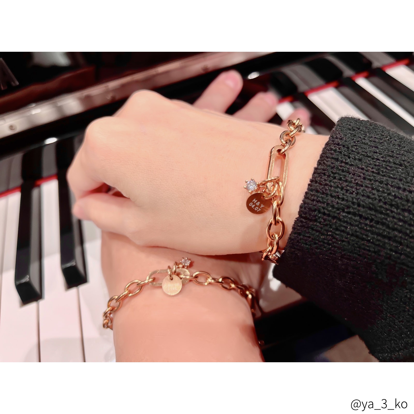 カスタマイズして好みのスタイリングが楽しめる チャーム+（プラス） ペアブレスレット イニシャル・記念日彫刻 つけっぱなしok klb092