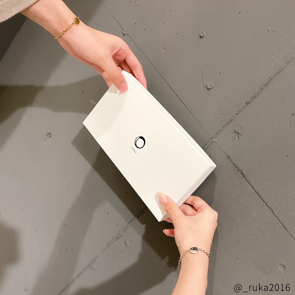 スクエア・プレートのペアブレスレット イニシャル・記念日彫刻 ステンレス  klb059 つけっぱなしok アレルギー対応