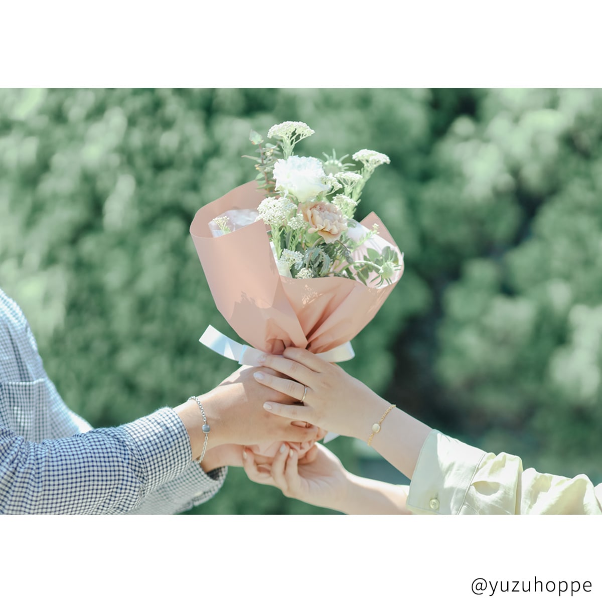 スクエア・プレートのペアブレスレット イニシャル・記念日彫刻 ステンレス  klb059 つけっぱなしok アレルギー対応