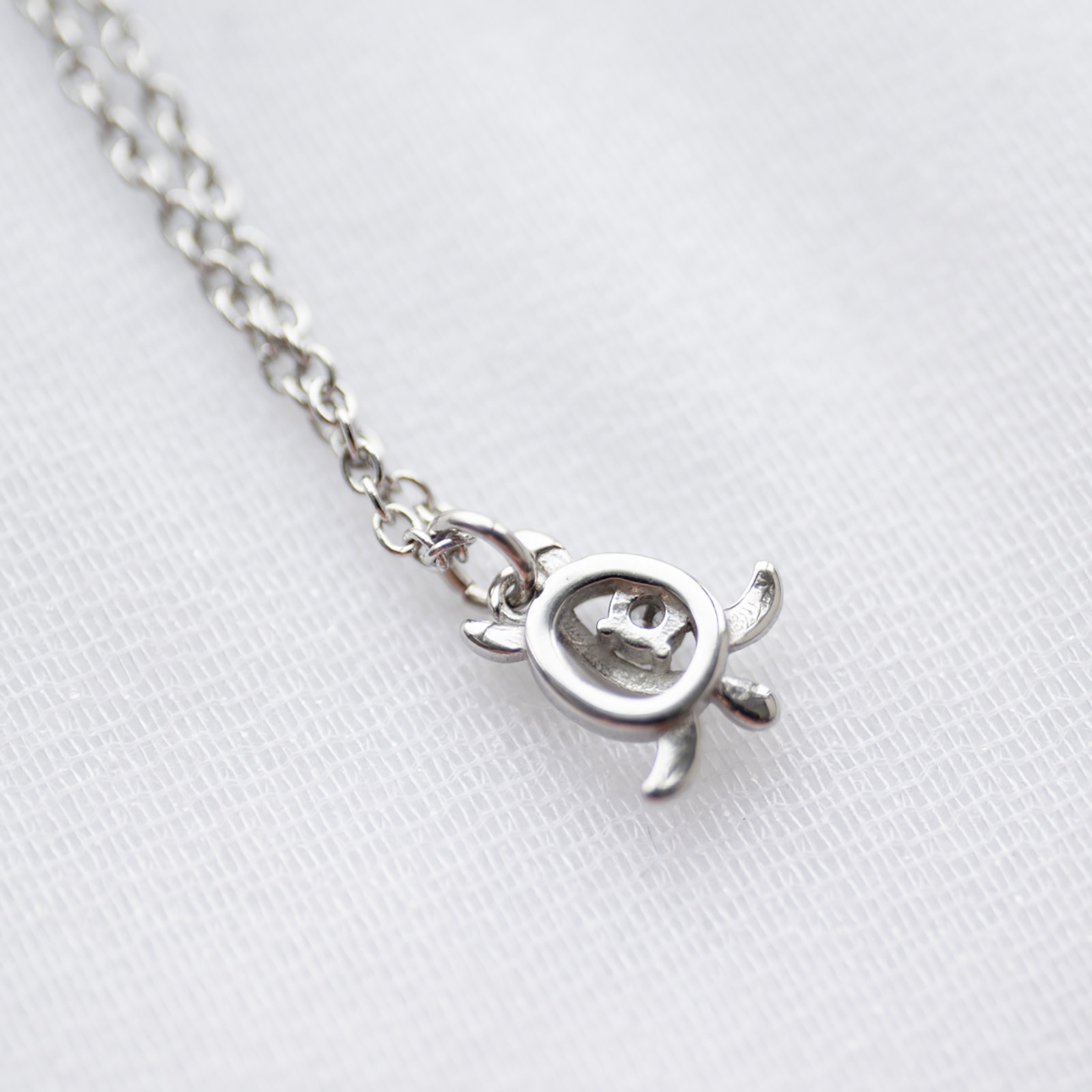 ハワイのかわいい亀 小さめホヌのペアネックレス アレルギーフリー opp00093 つけっぱなしok アレルギー対応