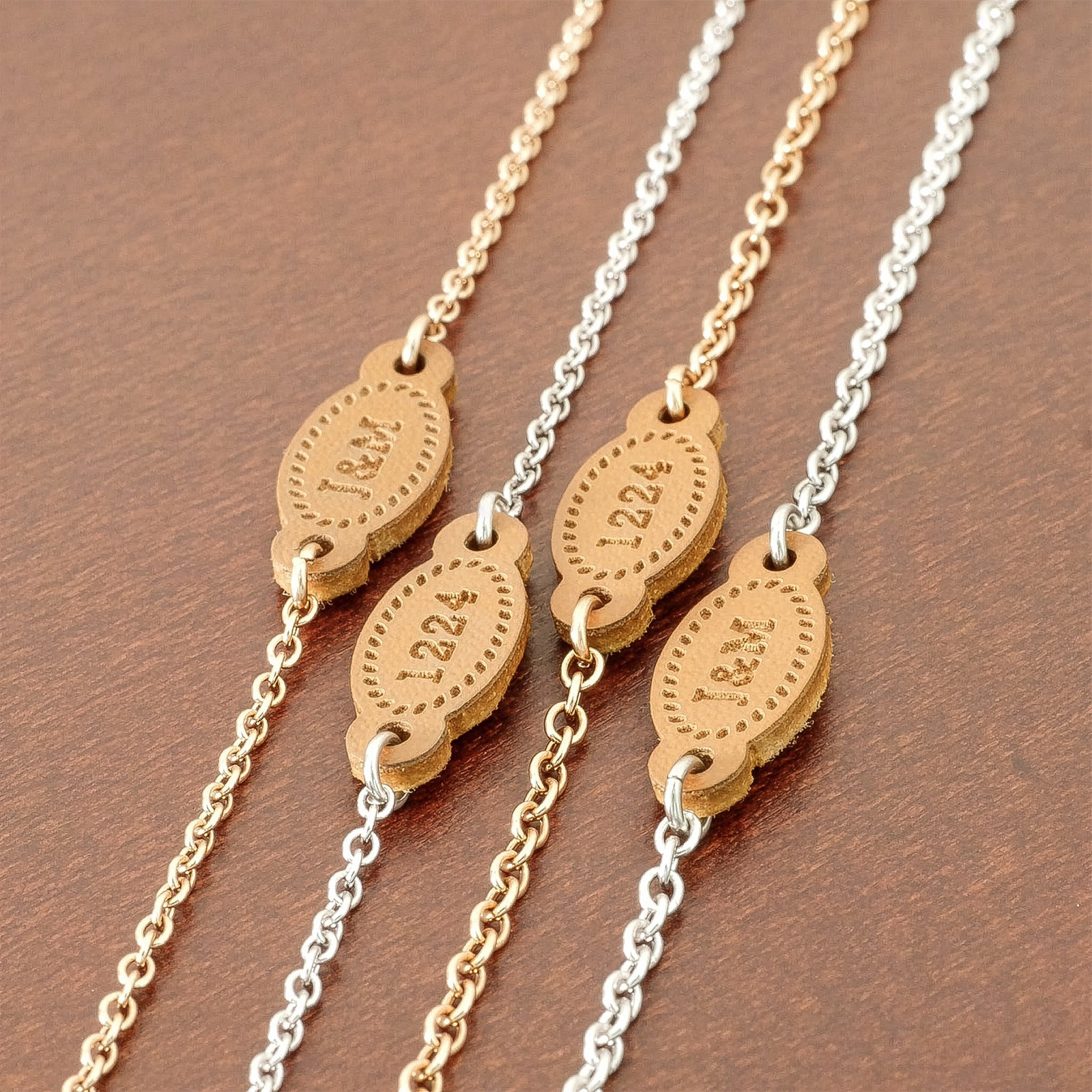 ペア アンクレット ブレスレット ミニ レザーラベル テイジンレザー X 華奢ステンレスチェーン イニシャル彫刻 klb021 アレルギー対応 つけっぱなしok