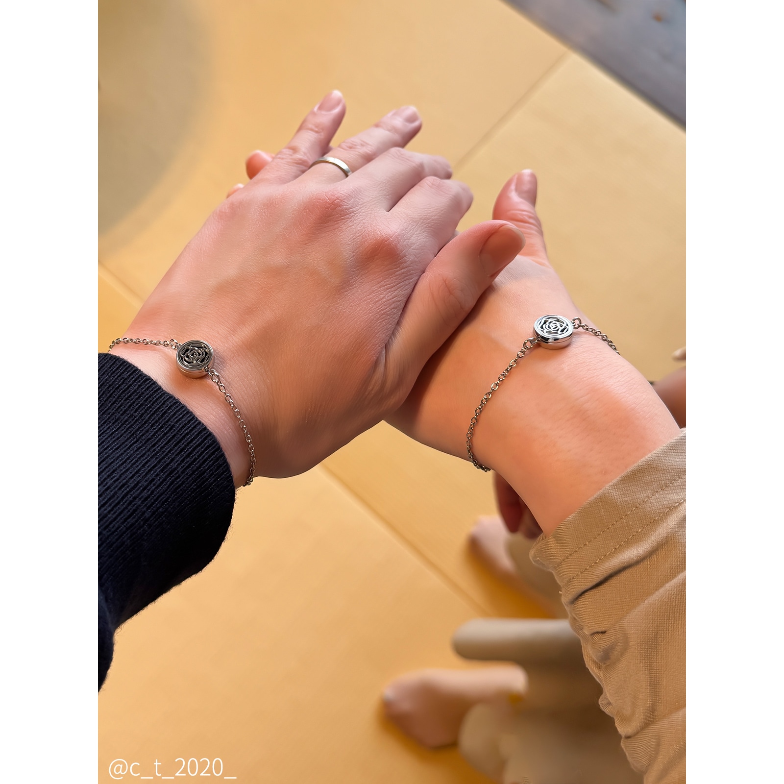 アロマディフューズ ペアブレスレット イニシャル・記念日彫刻 つけっぱなしok klb093