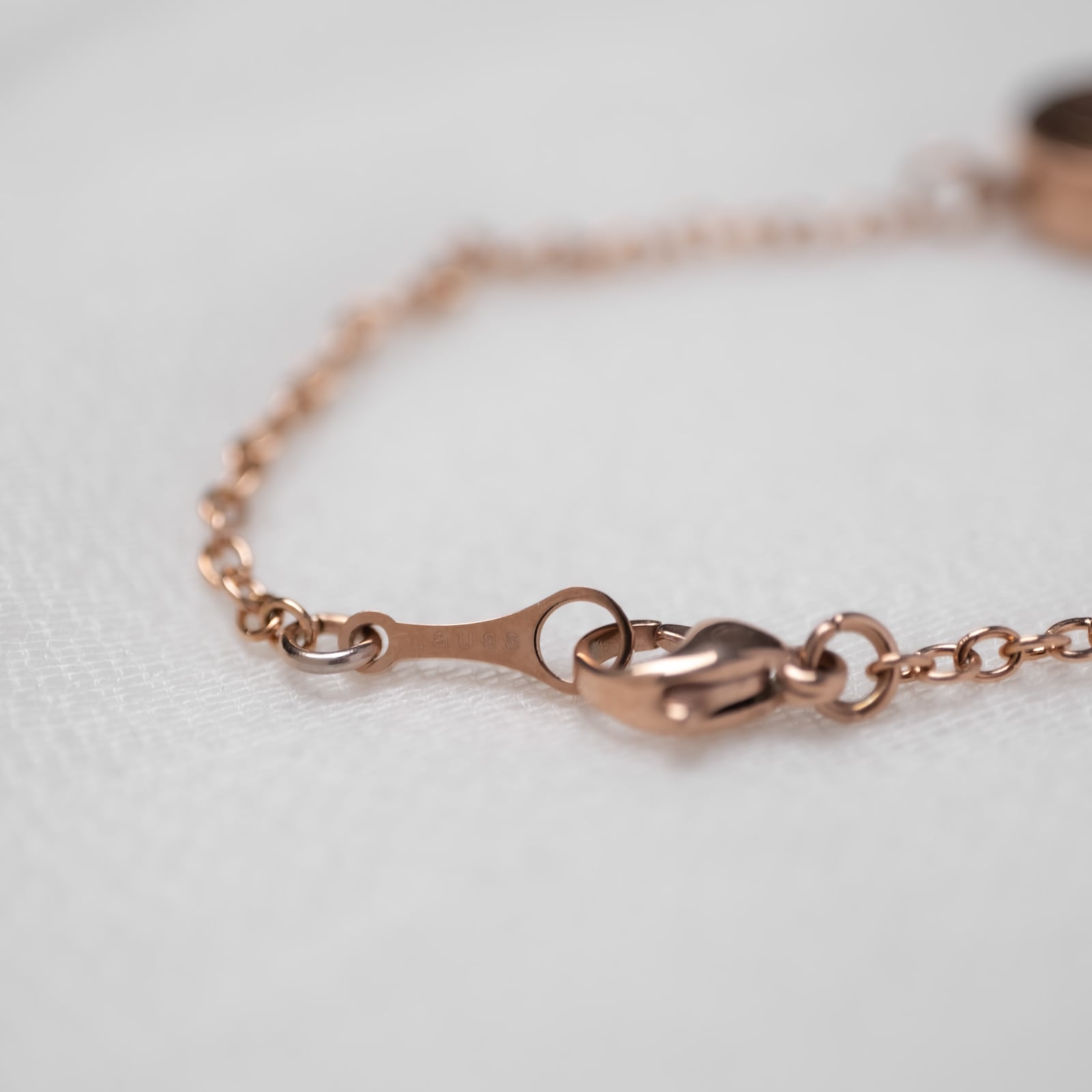 アロマディフューズ ペアブレスレット イニシャル・記念日彫刻 つけっぱなしok klb093