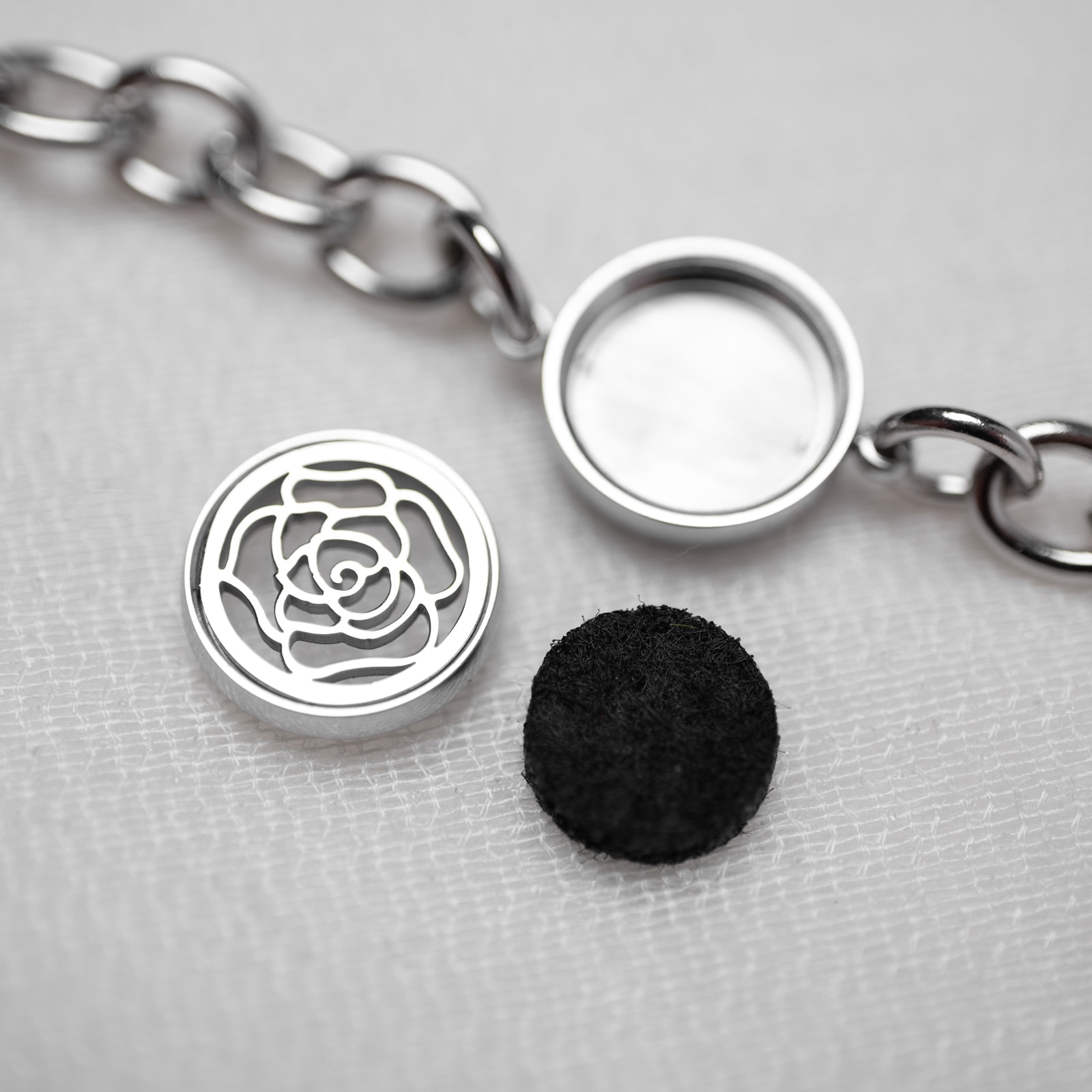 アロマディフューズ ペアブレスレット イニシャル・記念日彫刻 つけっぱなしok klb093