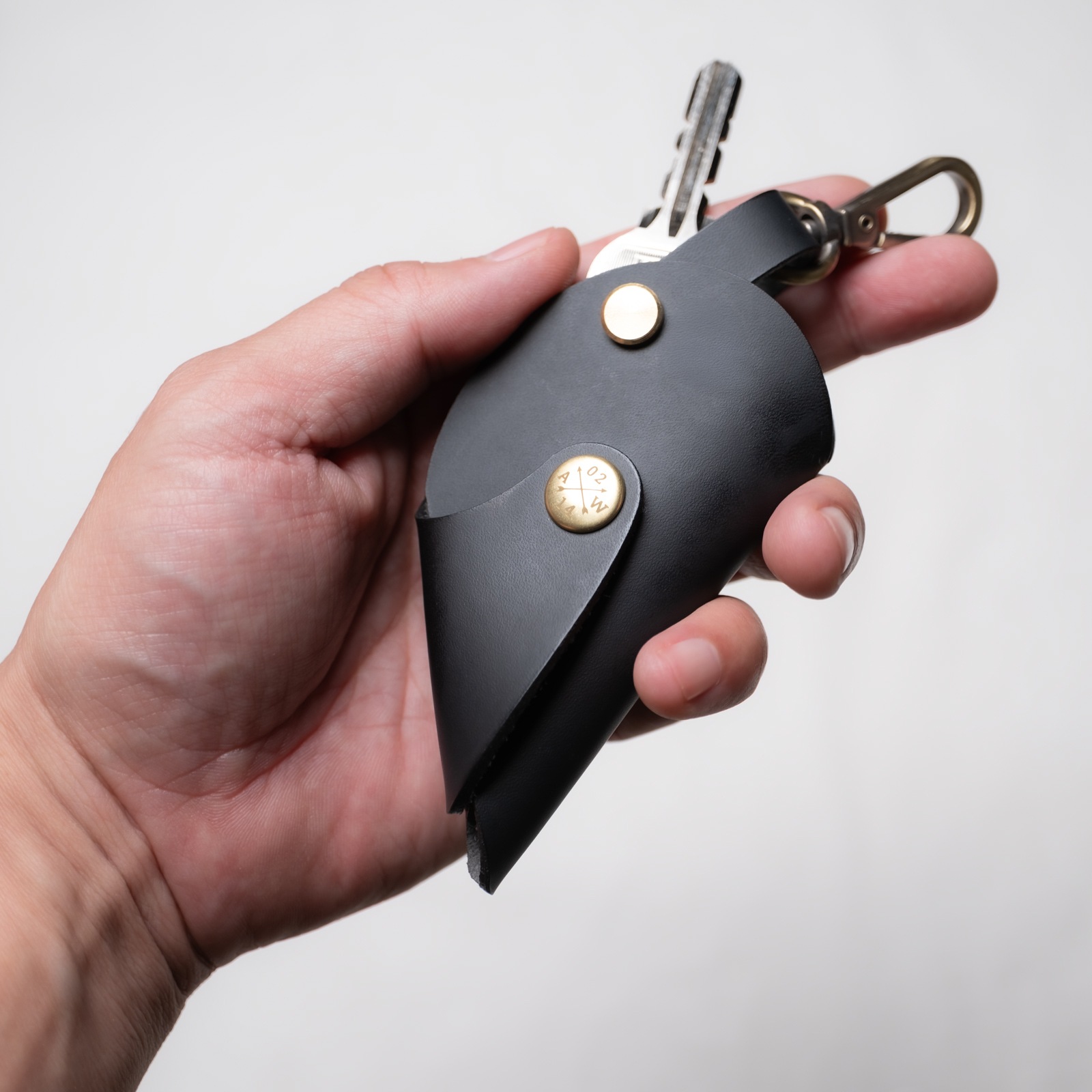 【ペア キーケース】 2つ合わせてハートのシルエット ヴィーガンレザーのキーケース kla062