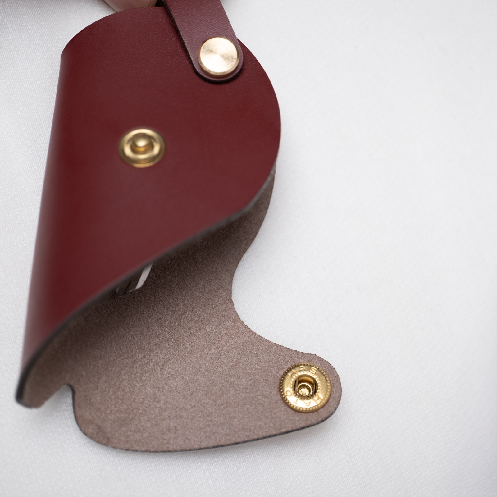 【ペア キーケース】 2つ合わせてハートのシルエット ヴィーガンレザーのキーケース kla062