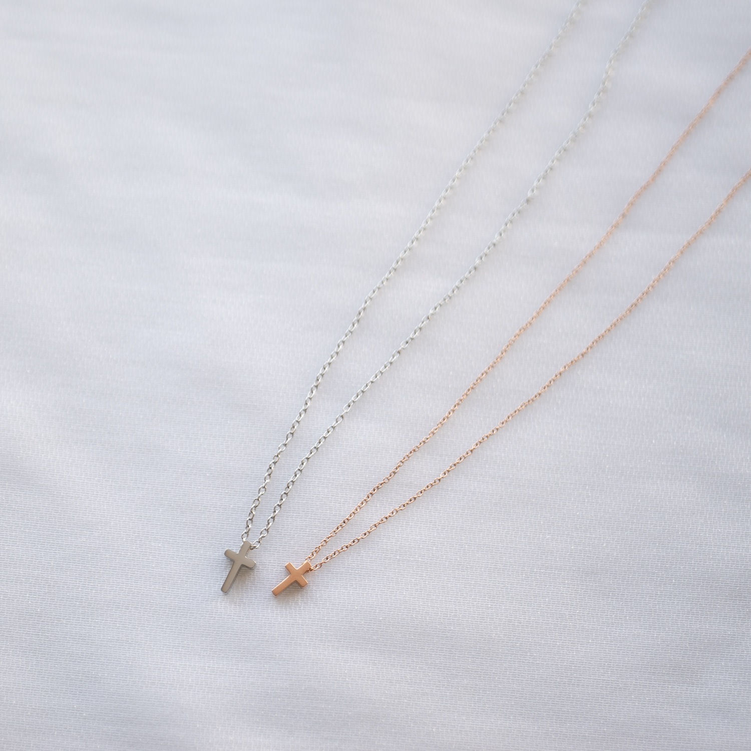 ペアネックレス つけっぱなしok 刻印無料 ピュア クロス イニシャル彫刻 ステンレス ペアペンダント opp00055 アレルギー対応
