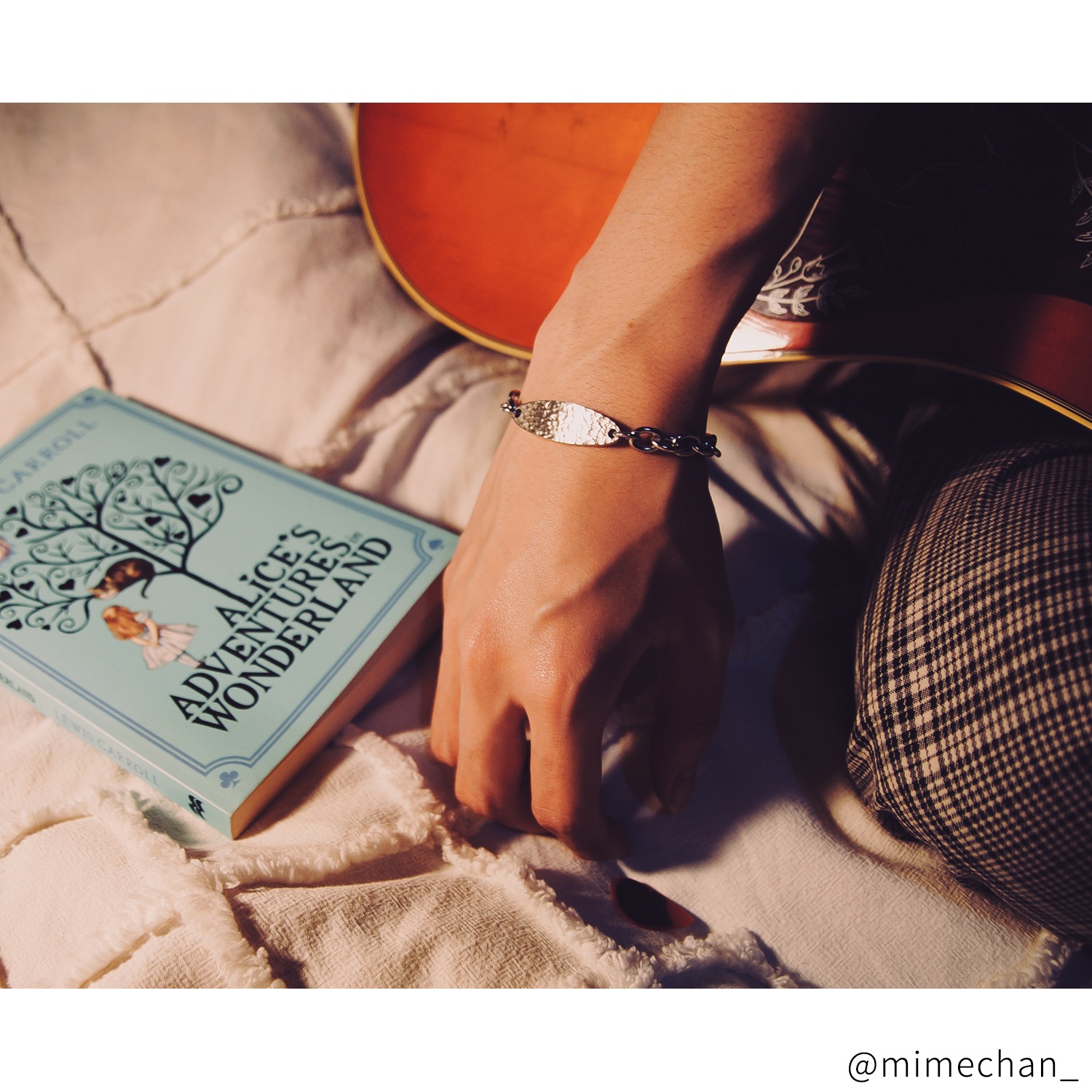 ビッグ・オーバル テクスチャープレートのペアブレスレット イニシャル・記念日彫刻　klb068 つけっぱなしok アレルギー対応