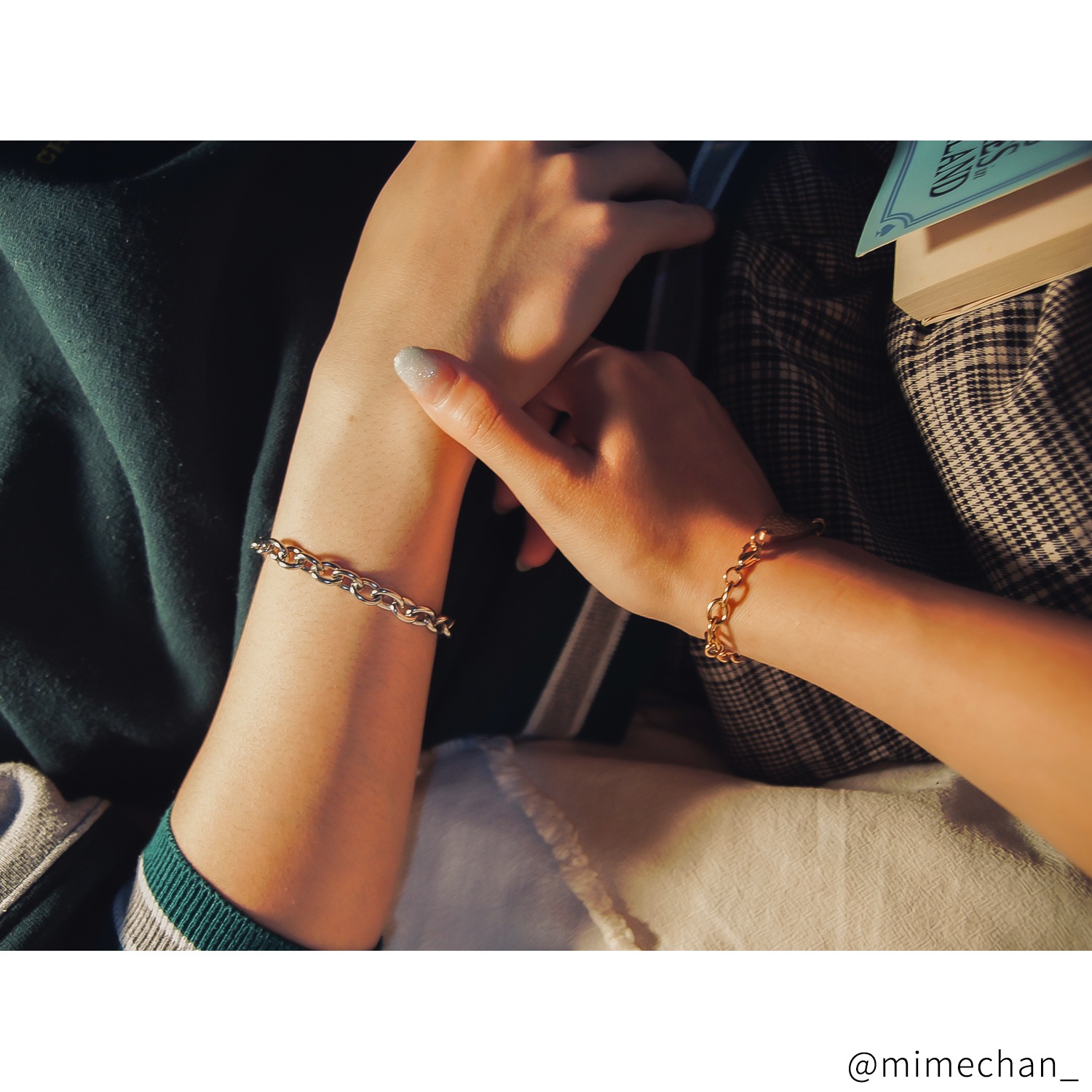 ビッグ・オーバル テクスチャープレートのペアブレスレット イニシャル・記念日彫刻　klb068 つけっぱなしok アレルギー対応