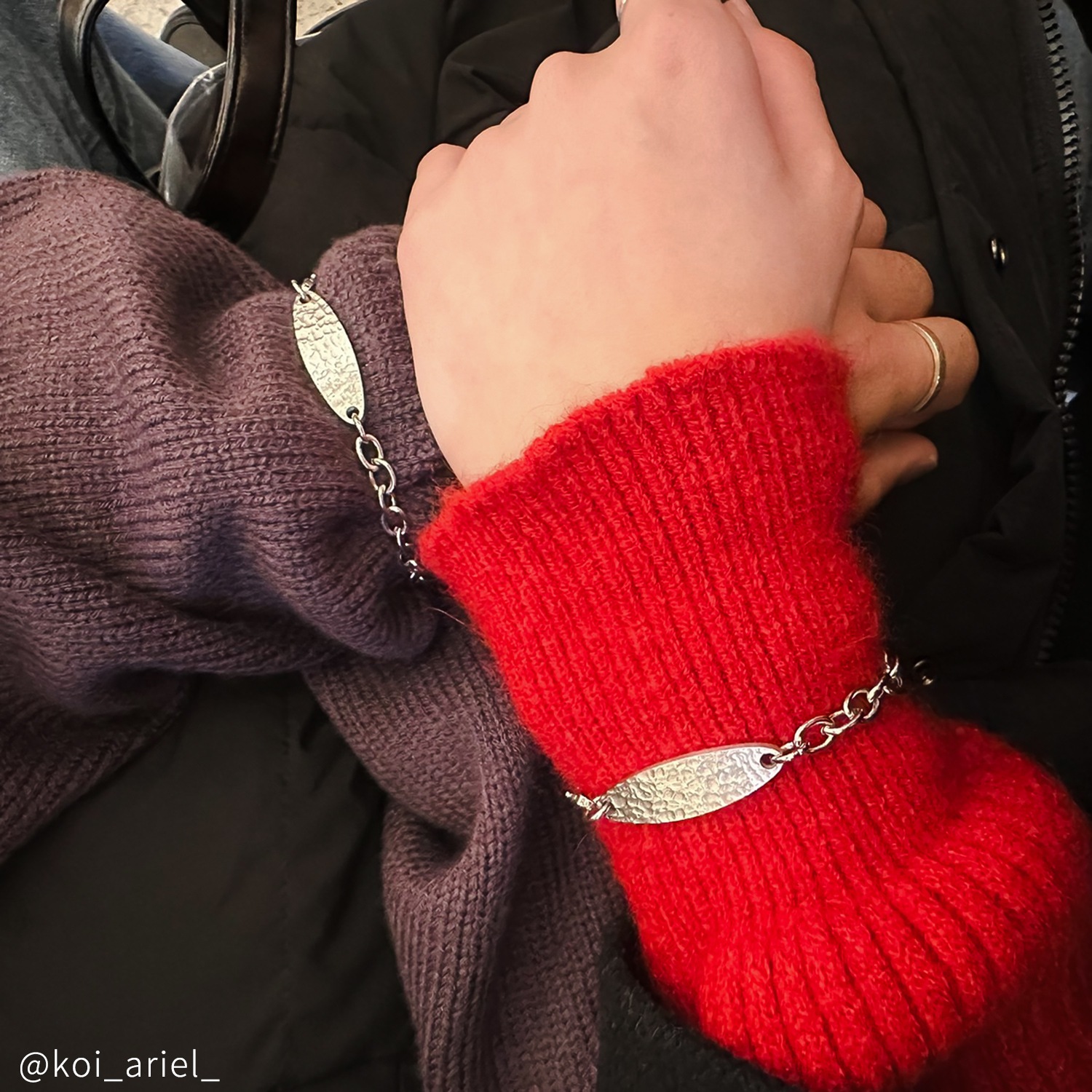 ビッグ・オーバル テクスチャープレートのペアブレスレット イニシャル・記念日彫刻　klb068 つけっぱなしok アレルギー対応