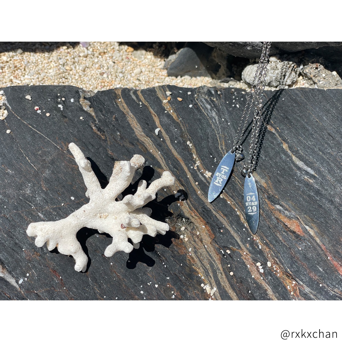 ロング・オーバルプレートのペアネックレス LOVE&DATE　opp00069  アレルギー対応