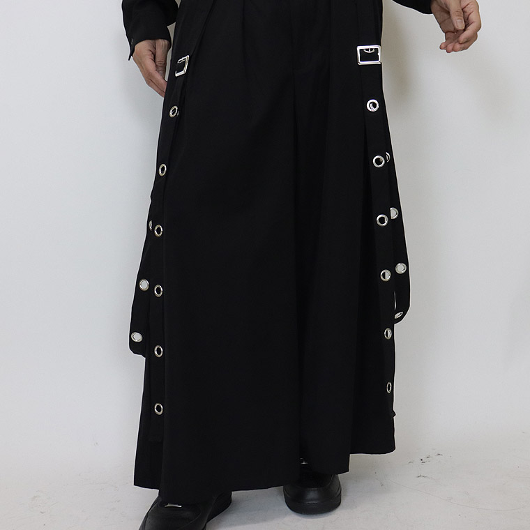 アイレットサスペンダー付きワイドパンツ