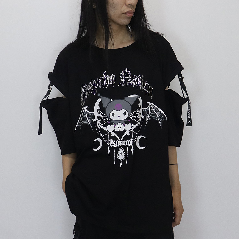 ＼数量限定３５％ＯＦＦ／【PSYCHONATION】『サンリオ・クロミコラボ』デビルストーンBIGシルエットＴシャツ