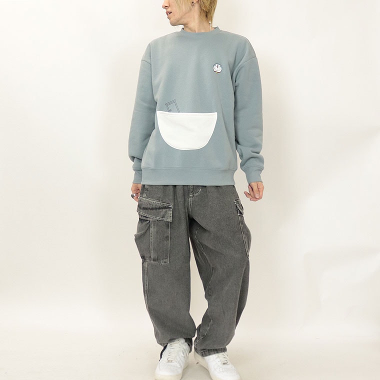 冬物セール20%OFF【ドラえもん】ドラえもん 四次元ポケット付き/裏起毛長袖ﾄﾚｰﾅｰ (ペアルック・アメカジ系)