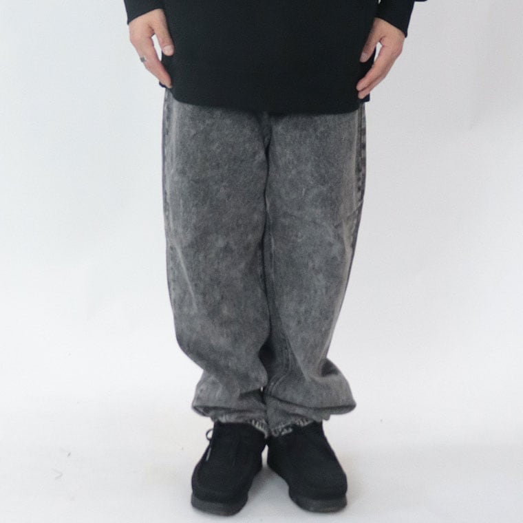 ケミカルウォッシュワイドバギーパンツ