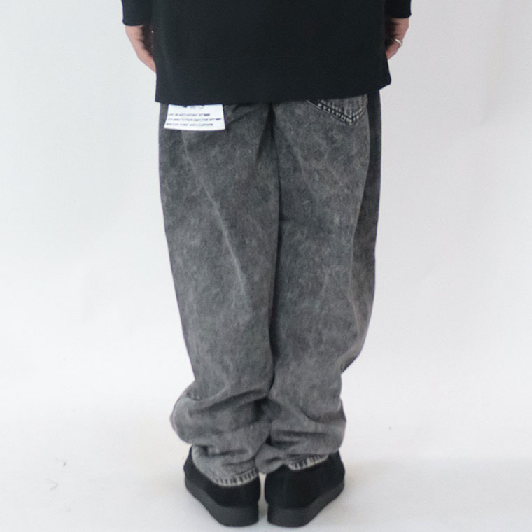 ケミカルウォッシュワイドバギーパンツ
